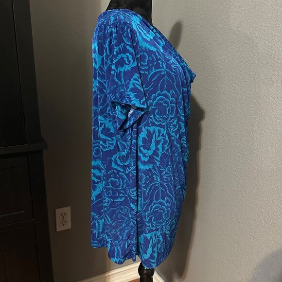 Jaclyn Smith Collection Womens Blouse 1X Blue Floral Cowl Neck Stretch Modern - Picture 9 of 10